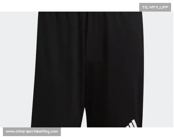 探讨足球短裤设计简短原因及其在日常穿着中的适用性分析